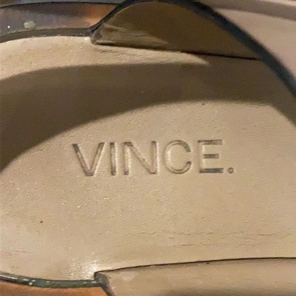 Authentic Vince leather designer sandals sz 6.5